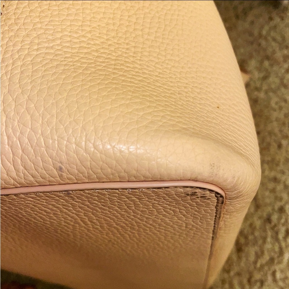 Tory Burch: Thea Center Zip Leather Tote Bag - Picture 6 of 12